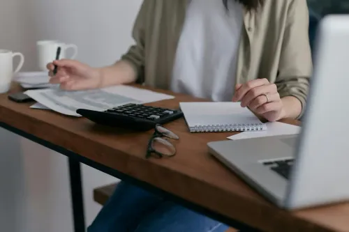 Facturation kiné en libéral : erreurs courantes et solutions pour éviter les pertes financières